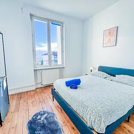 Hébergement de vacances 2 Maisons Pouvant Accueillir 22 Personnes